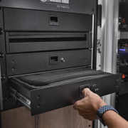 ORGAFLEX® RACK BAG 02 - Sac d’organisation rembourré pour racks de 19″ (2U)