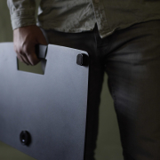 Gravity LTS T 02 B - Support universel pour ordinateur portable avec broches de maintien réglables et base en acier, noir