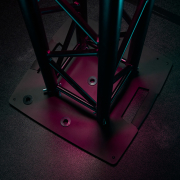 Gravity TWB 431 T B - Embase carrée 14kg pour Totem avec insert M20 et perçage pour structure 250 et 290