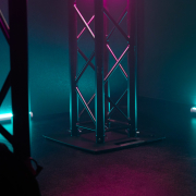 Gravity TWB 431 T B - Embase carrée 14kg pour Totem avec insert M20 et perçage pour structure 250 et 290