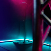 Gravity TWB 431 T B - Embase carrée 14kg pour Totem avec insert M20 et perçage pour structure 250 et 290