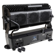 BT-CHROMA 800 Briteq - Projecteur LED puissant IP65 pour l’intérieur et l’extérieur (40x 20W RGBL LEDs) pour l’industrie du