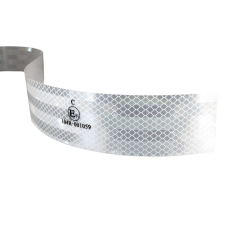 Bande Adhésive réfléchissante blanche visible à 500m prédécoupée de 1m x 45mm NE PAS UTILISER