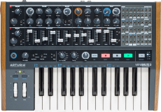 Synthétiseur analogique Arturia Minibrute2