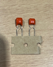 CONDENSATEUR POLYES 100nF 100V RAD. PAS 5.8