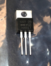 Double diode fast MUR1660CT cathode commune 600V 16A