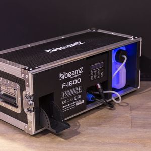 F1600 Beamz - Machine à brouillard 1600W en flightcase