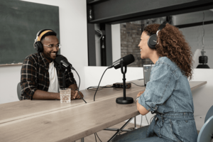 Pack MV7X Shure sur pied - Micro Dynamique pour radio et podcast avec micro de table