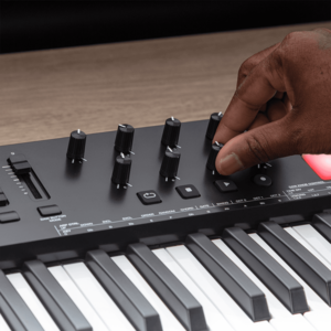 OXYGEN61V M-Audio – Clavier maitre midi 61 notes 8 pads