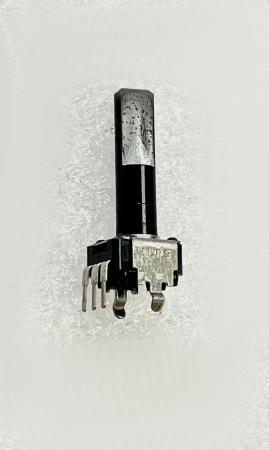 Image principale du produit Potentiomètre volume 20KA LC203A pour sub Yamaha MSR800