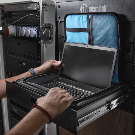 Image nº14 du produit ORGAFLEX® RACK BAG 02 - Sac d’organisation rembourré pour racks de 19″ (2U)