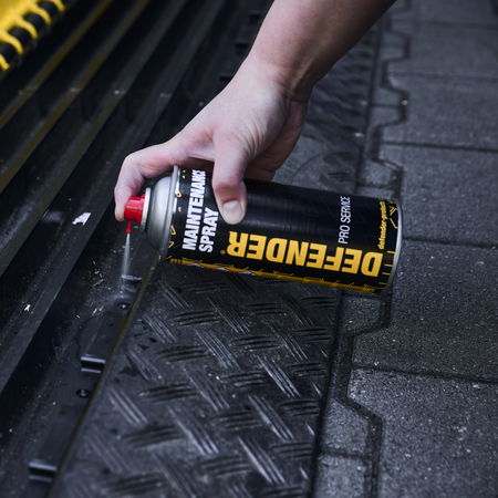 Image nº6 du produit MAINTENANCE SPRAY 400ml Defender - Lubrifiant silicone transparent pour pièces mobiles