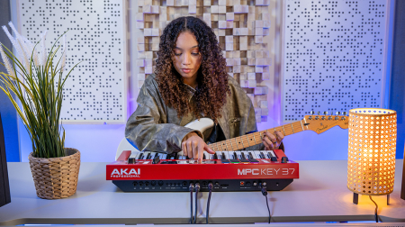 Image nº8 du produit MPC-KEY37 AKAI PROFESSIONAL - 37 touches, 16 pads, écran tactile 7