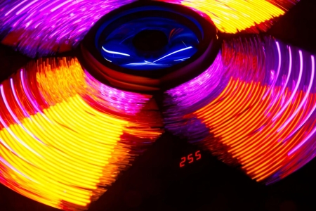 Image nº10 du produit VINTAGE-FLOWER ALGAM LIGHTING - Projecteur LED rotatif 4 effets hypnotiques