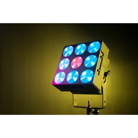 Image nº4 du produit Blinder LED COB 3X3 - 9W RGB American DJ - DOTZ BRICK