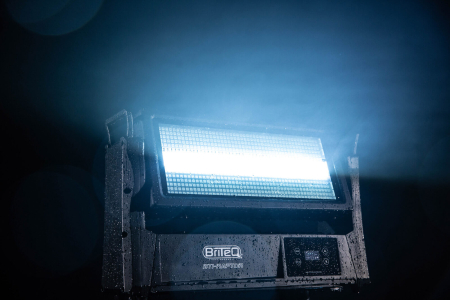 Image nº14 du produit BTI-RAPTOR Briteq - Stroboscope motorisé IP65 haute puissance, 144 LEDs blanches 8 sections, 576 LEDs RGB 16 zones