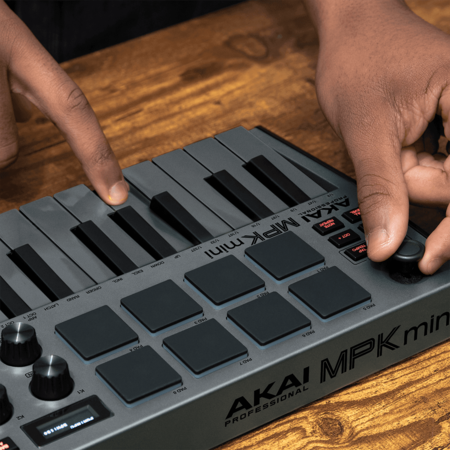 Image nº7 du produit MPK Mini MKIII grey Akai - Clavier midi USB 25 touches 8 pads gris