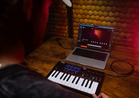 Image nº10 du produit MPK Mini IV-B Akai - Clavier mini noir 25 touches 8 pads 8 rotatifs