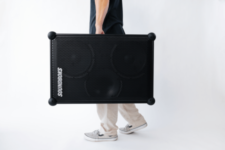 Image nº9 du produit Pack Sounboks 4 B Noire + batterie supplémentaire - Enceinte autonome IP65 noire avec 2 batteries USB-c