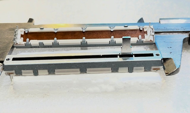 Image principale du produit Fader ALPS 10KB 75mm 10mm course 60mm